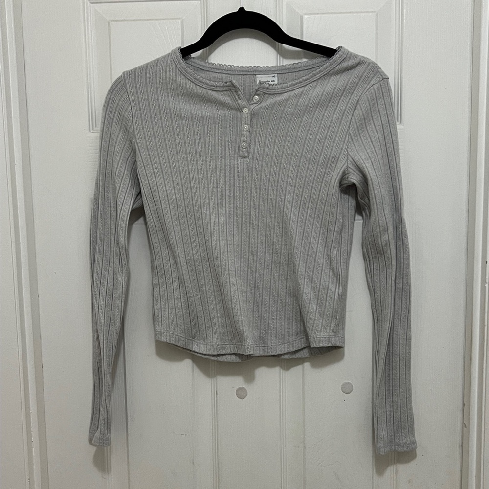 Abercrombie Kids Gray Long Sleeve Henley Tee